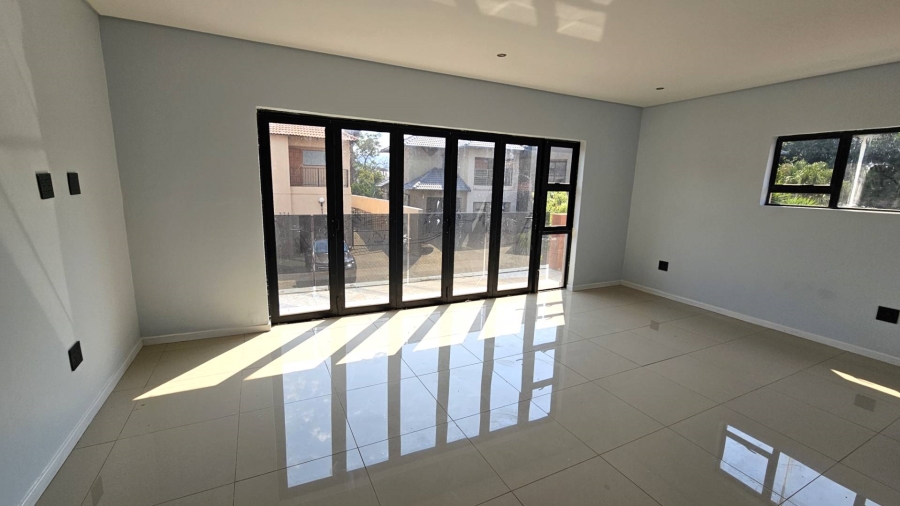 5 Bedroom Property for Sale in Melodie North West